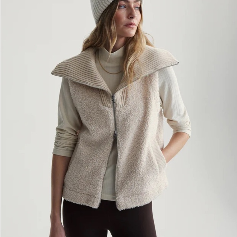 Varley Aspen Gilet Ivory Egret Sherpa Collared Women’s Vest Sz Small